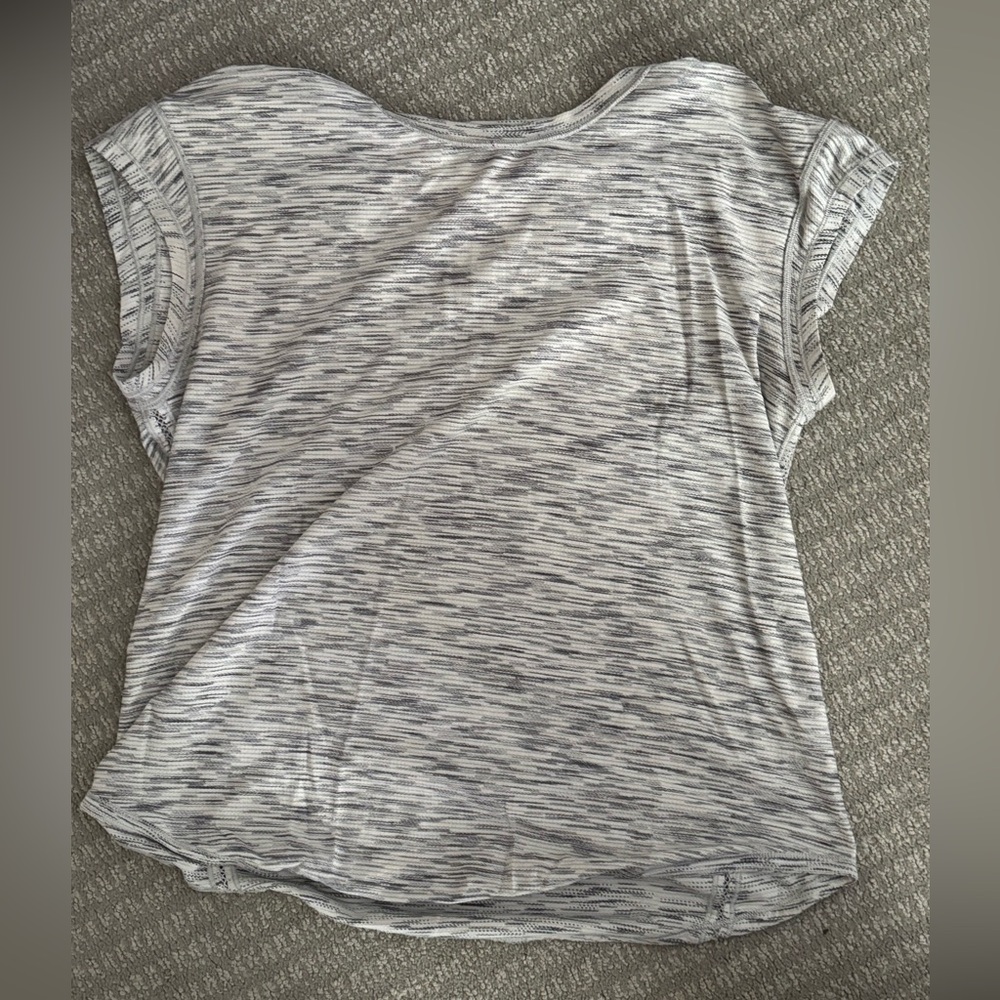 Women’s Lululemon workout top